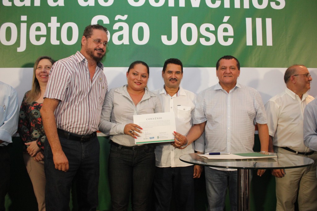 Prefeitos e representantes de entidades estiveram na SDA (Foto: Marcel Bezerra)